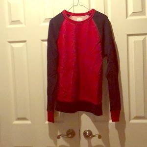 Men’s red and blue GAP sweatshirt